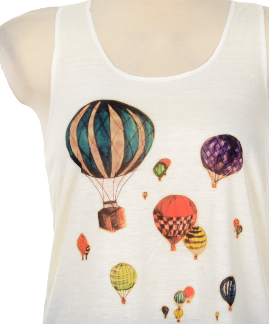 Bővülő szabású női pamut trikó, hőlégballon mintával.