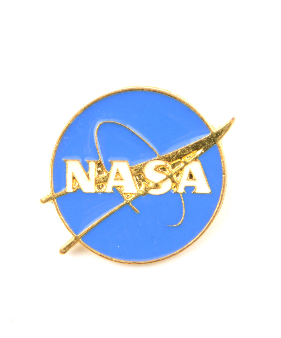 Nasa logó alakú fém kitűző