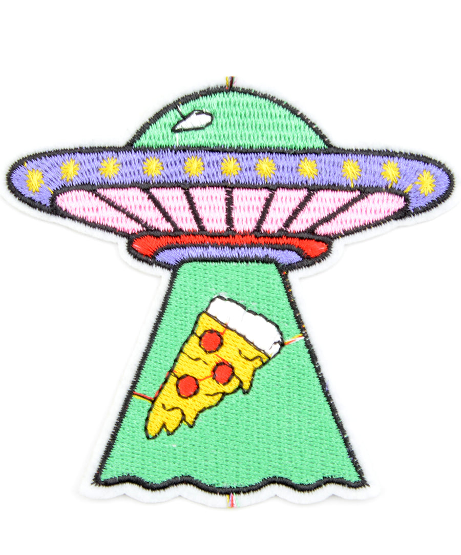 Pizzát lebegtető UFO formájú hímzett felvarró
