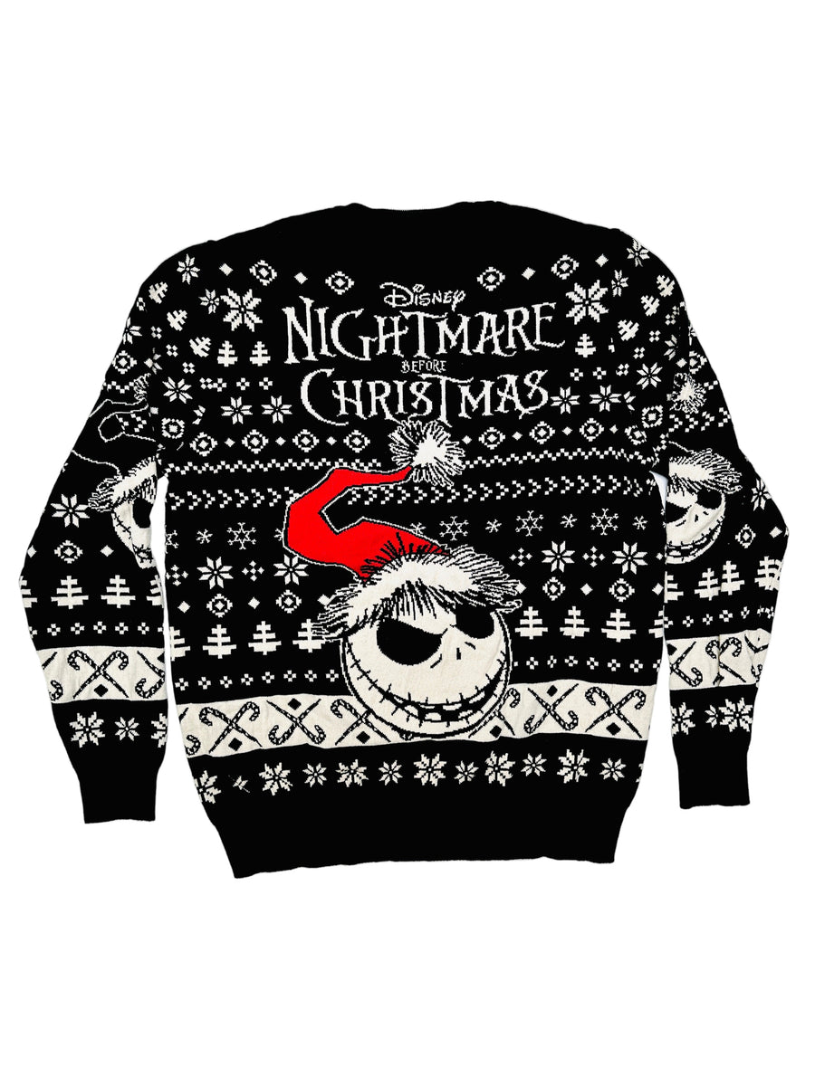 Ez a pulóver, egy használt darab a Szputnyik Shop gondosan válogatott vintage kollekciójából, amely már őrzi a karácsony varázslatos hangulatát. Ajándékozd meg a bolygót azzal, hogy idén egy preloved darabot vásárolsz!