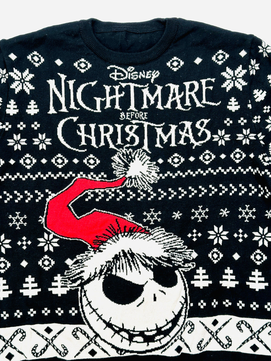 Ez a pulóver, egy használt darab a Szputnyik Shop gondosan válogatott vintage kollekciójából, amely már őrzi a karácsony varázslatos hangulatát. Ajándékozd meg a bolygót azzal, hogy idén egy preloved darabot vásárolsz!