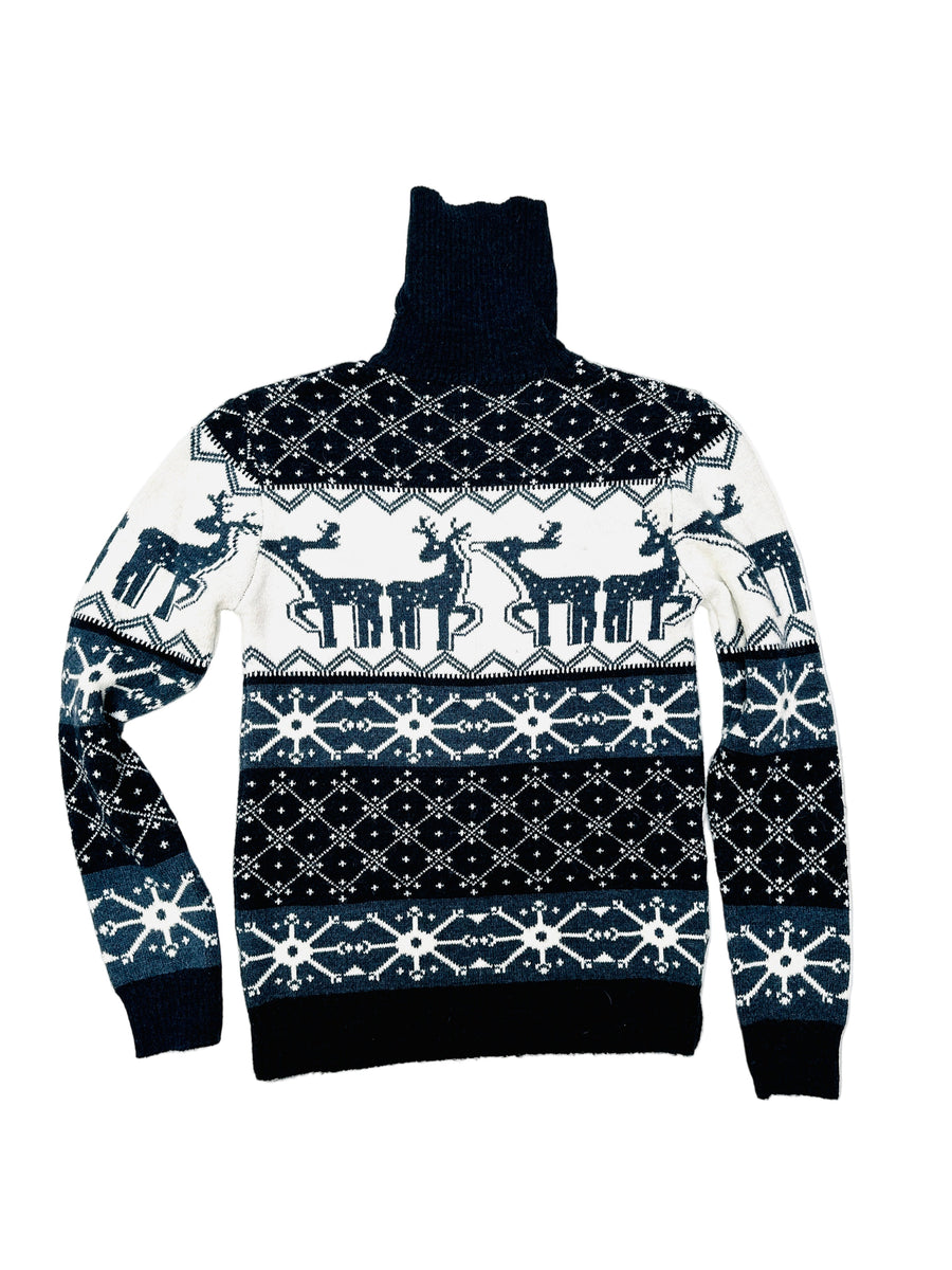 Ez a pulóver, egy használt darab a Szputnyik Shop gondosan válogatott vintage kollekciójából, amely már őrzi a karácsony varázslatos hangulatát. Ajándékozd meg a bolygót azzal, hogy idén egy preloved darabot vásárolsz!