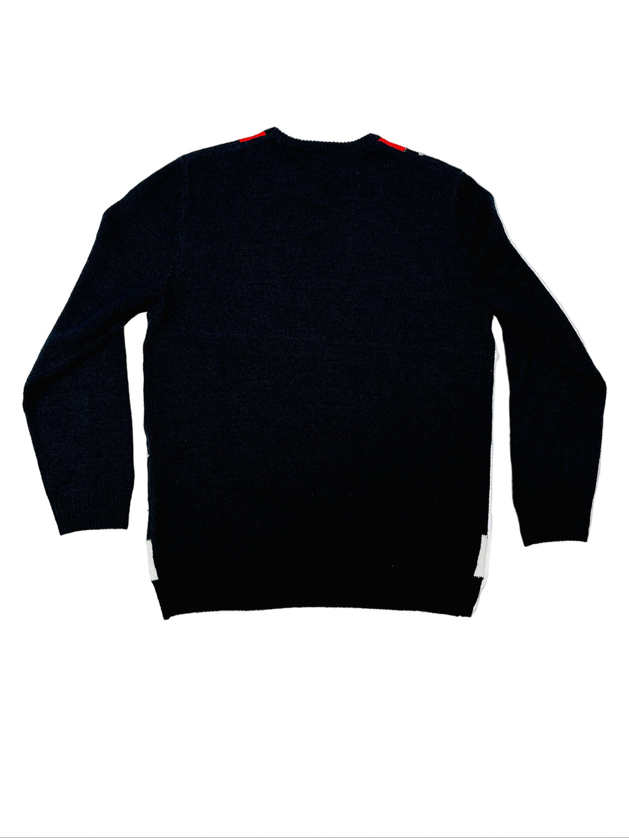 Ez a pulóver, egy használt darab a Szputnyik Shop gondosan válogatott vintage kollekciójából, amely már őrzi a karácsony varázslatos hangulatát. Ajándékozd meg a bolygót azzal, hogy idén egy preloved darabot vásárolsz!