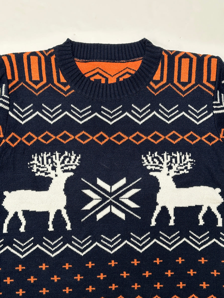 Ez a pulóver, egy használt darab a Szputnyik Shop gondosan válogatott vintage kollekciójából, amely már őrzi a karácsony varázslatos hangulatát. Ajándékozd meg a bolygót azzal, hogy idén egy preloved darabot vásárolsz!