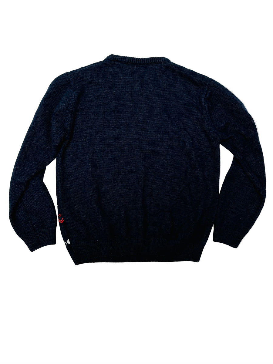 Ez a pulóver, egy használt darab a Szputnyik Shop gondosan válogatott vintage kollekciójából, amely már őrzi a karácsony varázslatos hangulatát. Ajándékozd meg a bolygót azzal, hogy idén egy preloved darabot vásárolsz!