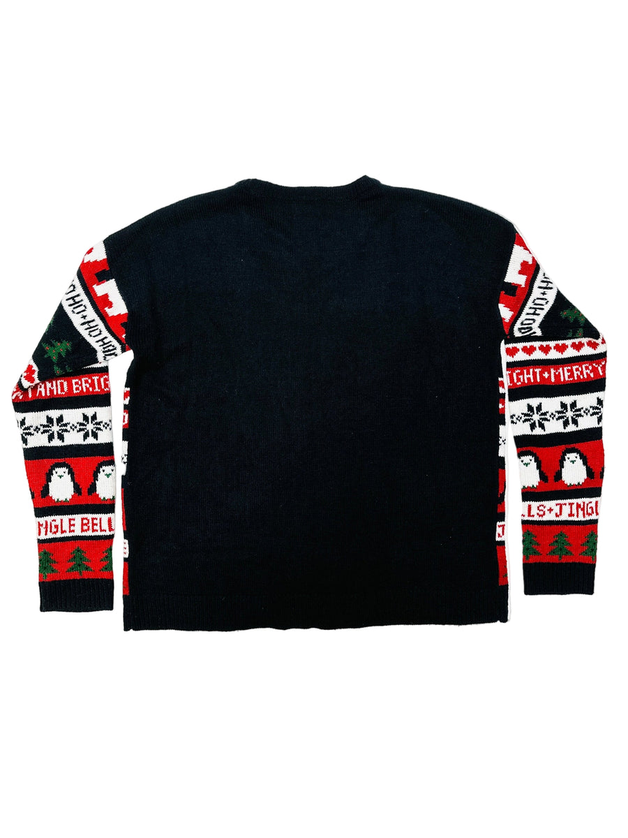 Ez a pulóver, egy használt darab a Szputnyik Shop gondosan válogatott vintage kollekciójából, amely már őrzi a karácsony varázslatos hangulatát. Ajándékozd meg a bolygót azzal, hogy idén egy preloved darabot vásárolsz!