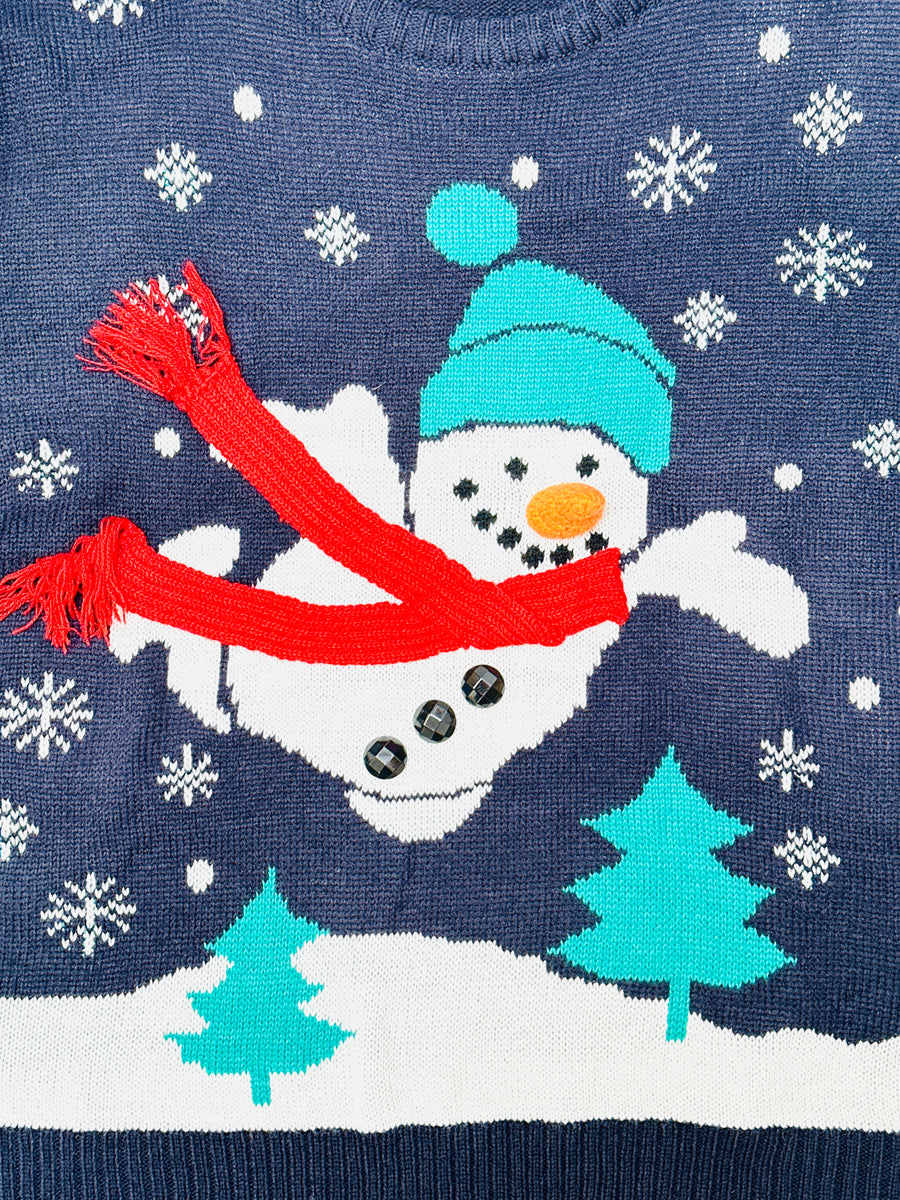 Ez a pulóver, egy használt darab a Szputnyik Shop gondosan válogatott vintage kollekciójából, amely már őrzi a karácsony varázslatos hangulatát. Ajándékozd meg a bolygót azzal, hogy idén egy preloved darabot vásárolsz!