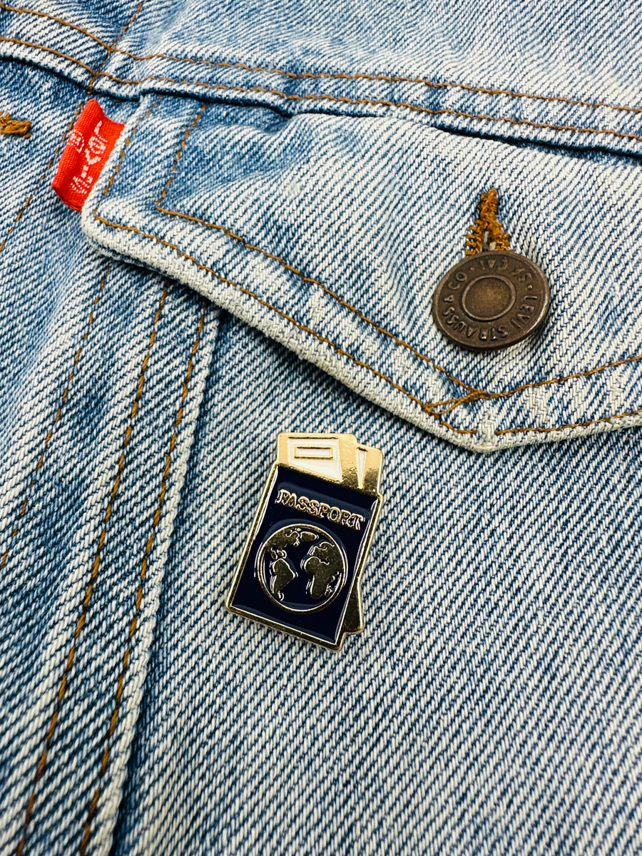 Pin - Passport
