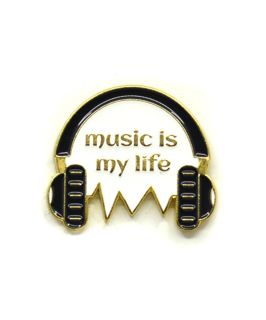 Kitűző - Music is my life