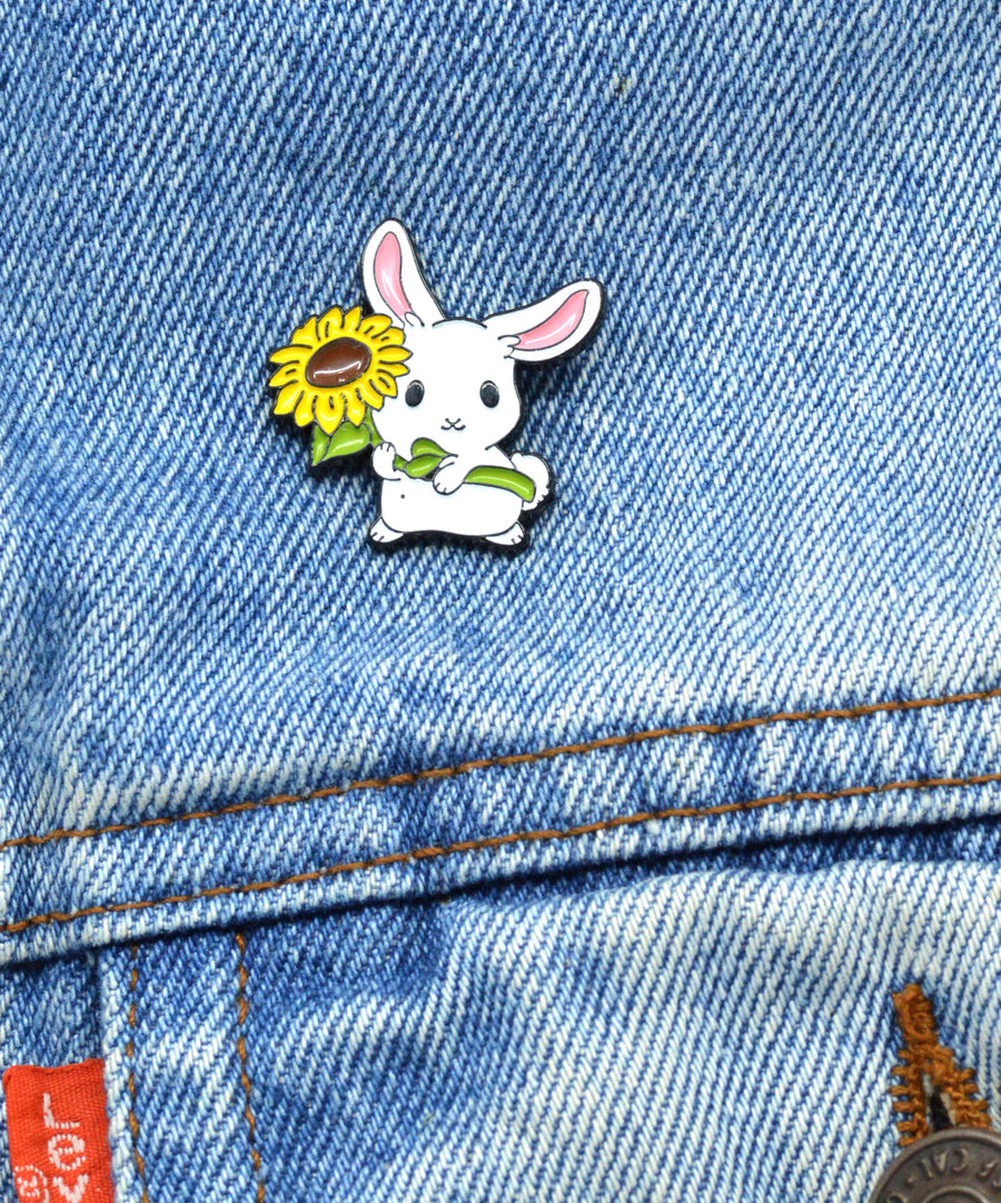 Pin - Bunny with Sunflower