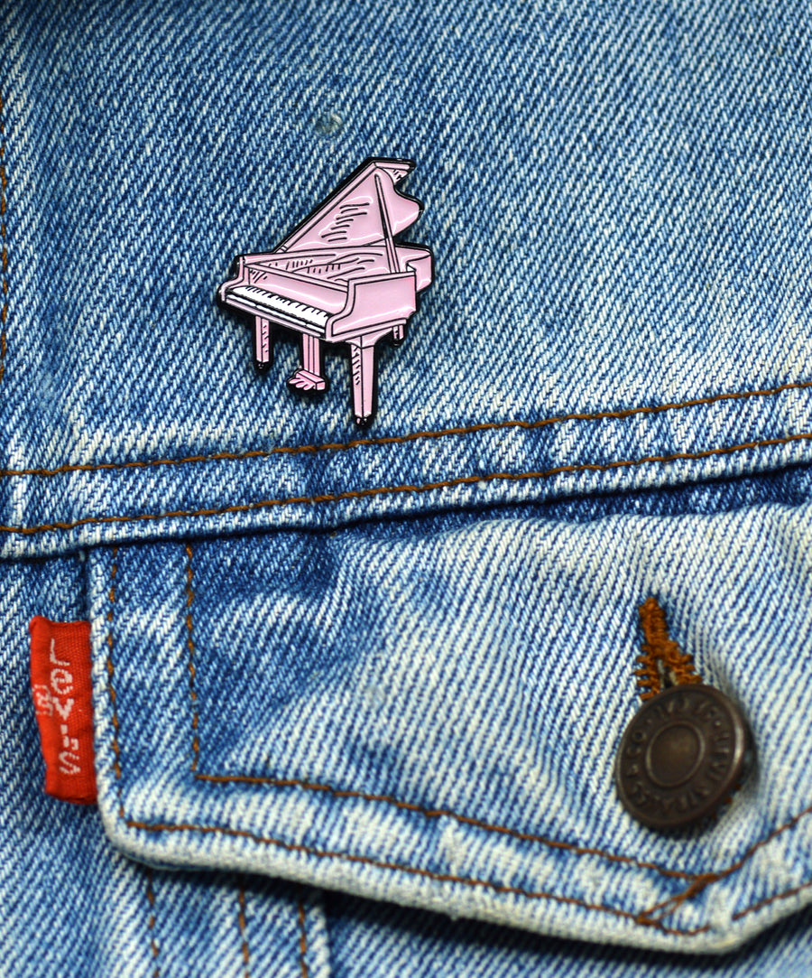 Kitűző - Rózsaszín Zongora