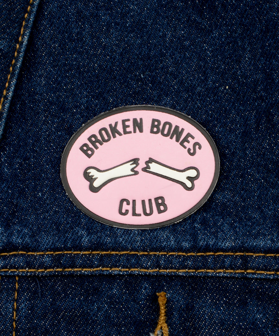 Broken Bones Club feliratos, M3 ragasztóval ellátott ruhamatrica