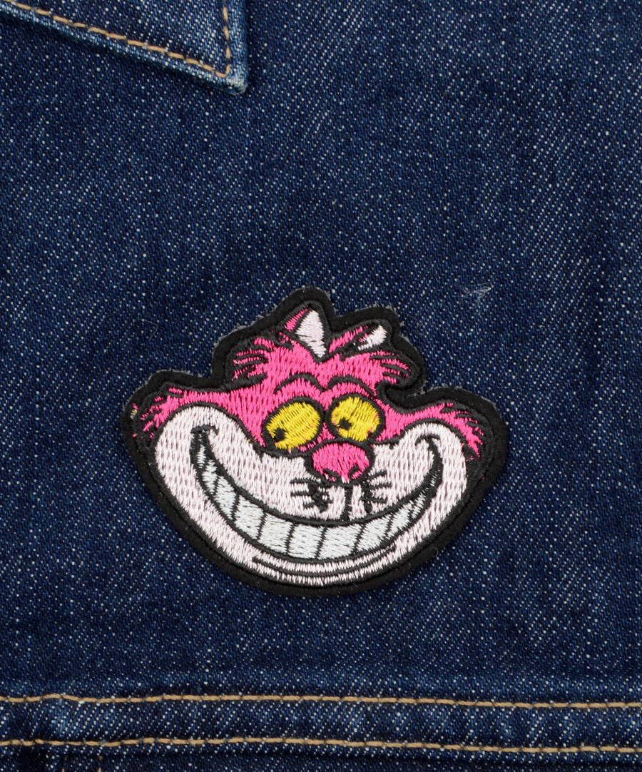 Cheshire Cat alakú hímzett felvarró