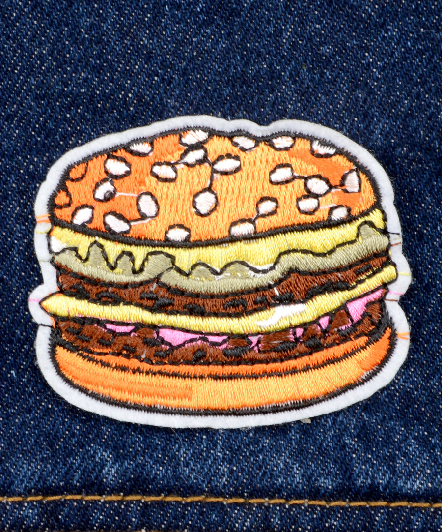Hamburger alakú hímzett felvarró