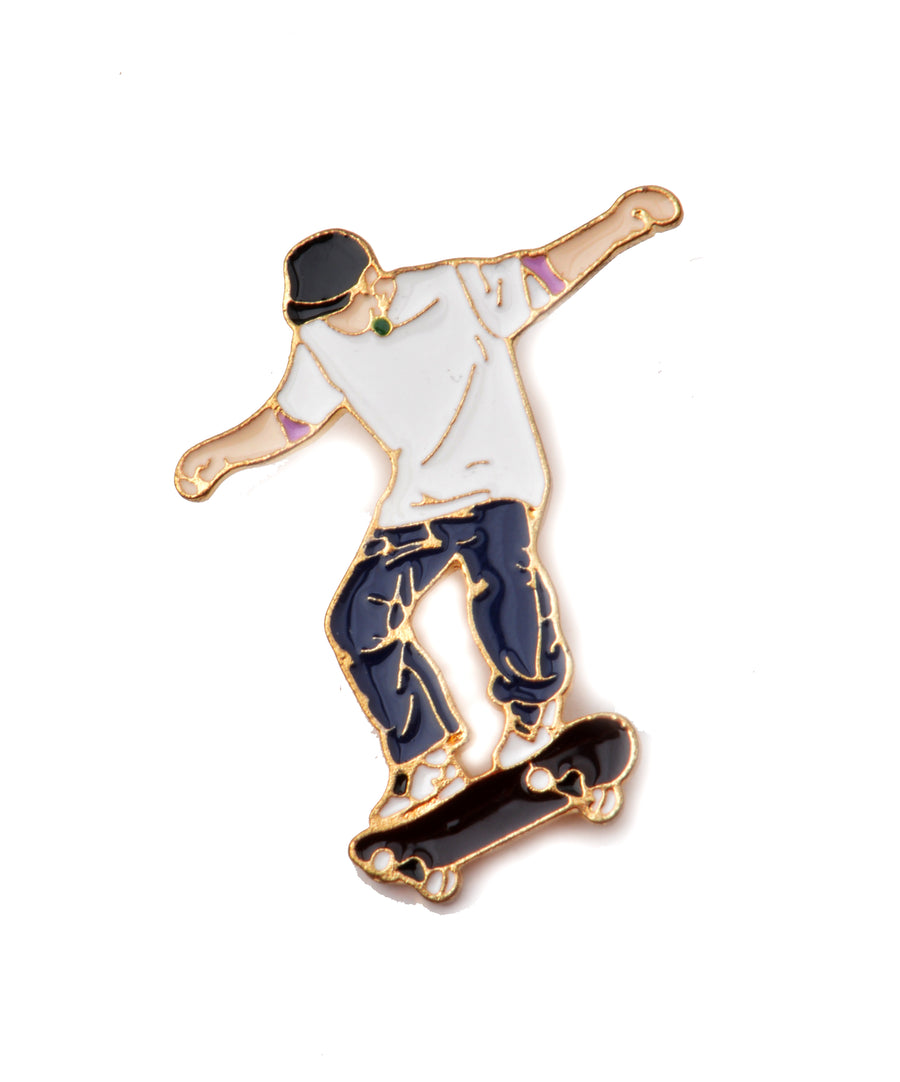 Pin - Skateboarding guy