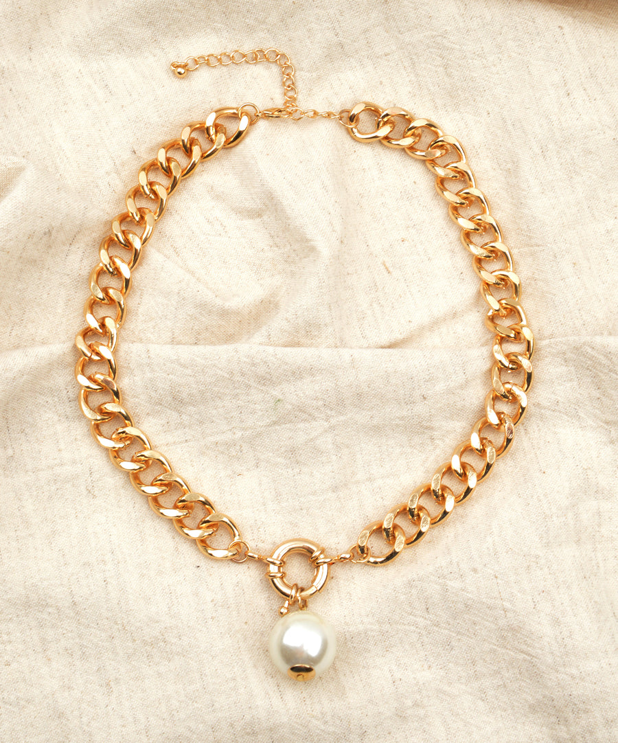Necklace - with giant pearl
