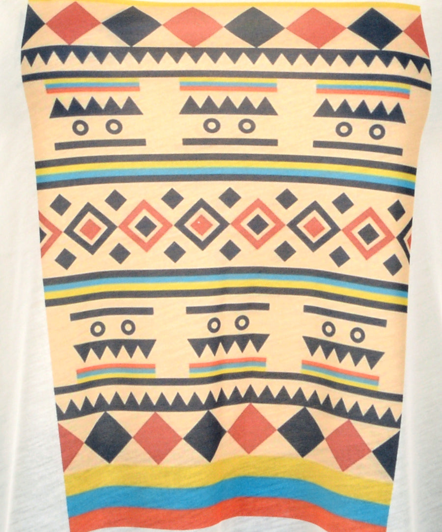 Bővülő szabású női pamut trikó, geometrikus törzsi mintával.
